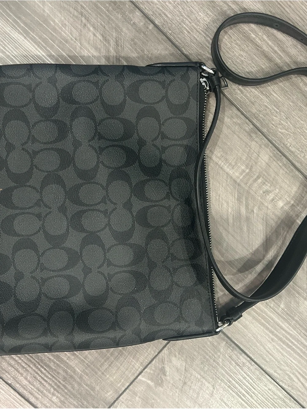 Coach women’s Signature Messenger Bag in Black/Gray